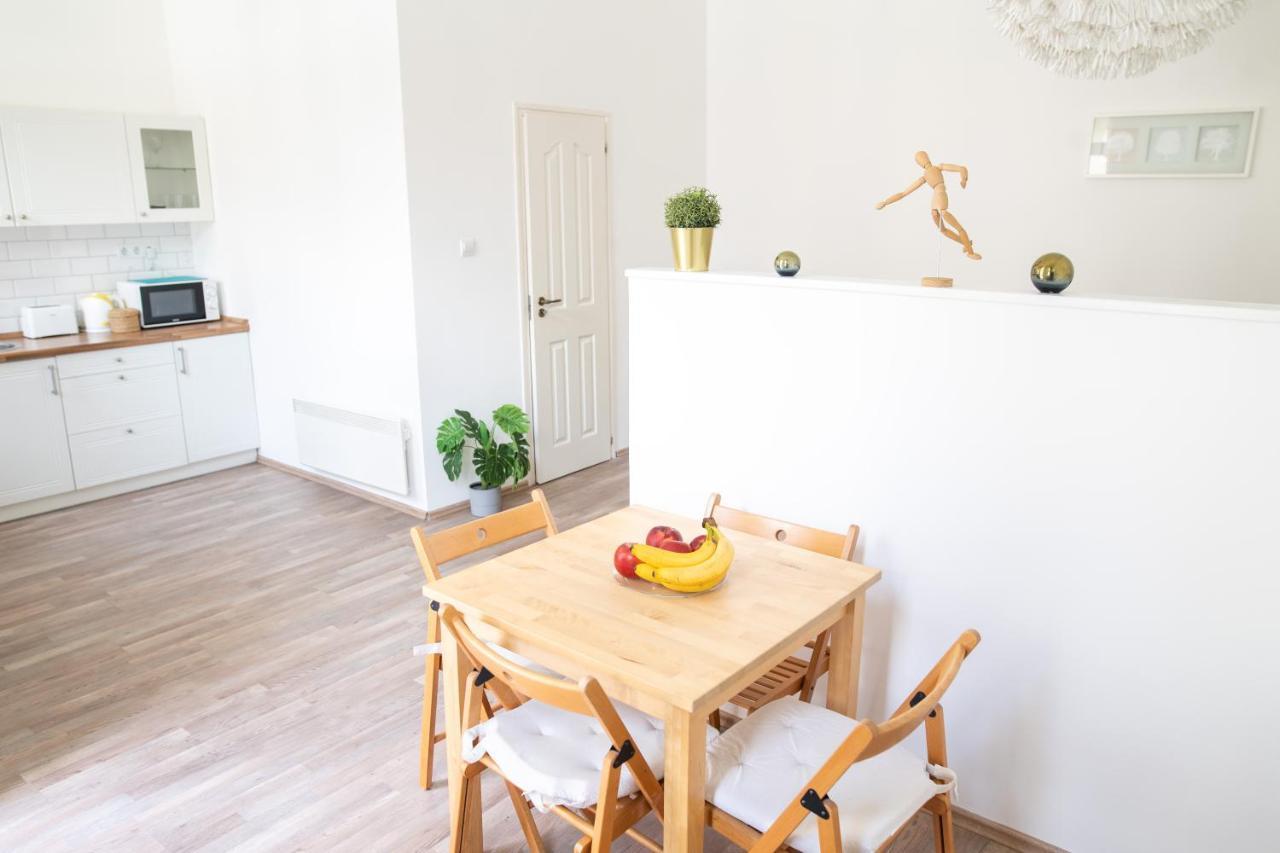 N28 Condo Apartment Next To Andrassy. Budapest Esterno foto
