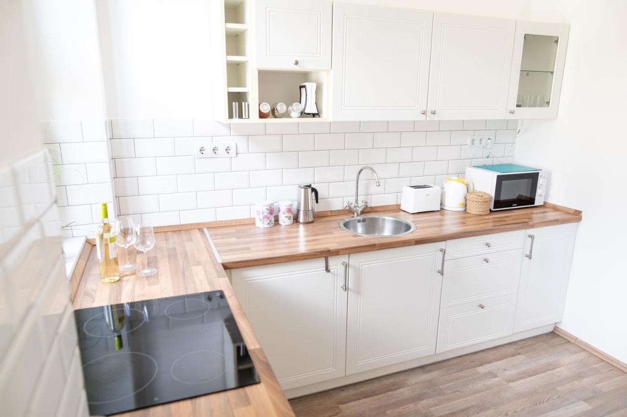 N28 Condo Apartment Next To Andrassy. Budapest Esterno foto